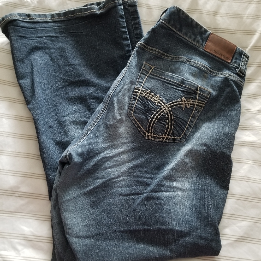 Maurices size 16 Jean's with decorative pockets